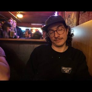 Meet your Posher, Max